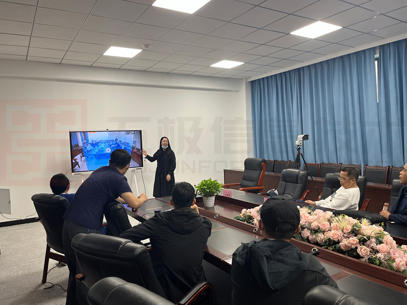 重庆涪陵第七小学校安装智能会议平板